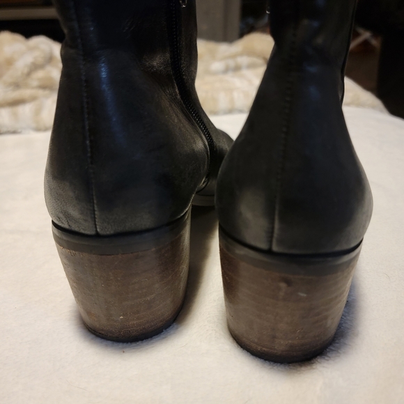 Lucky Brand Black Soft Leather Bootie SZ 9 - Picture 4 of 7